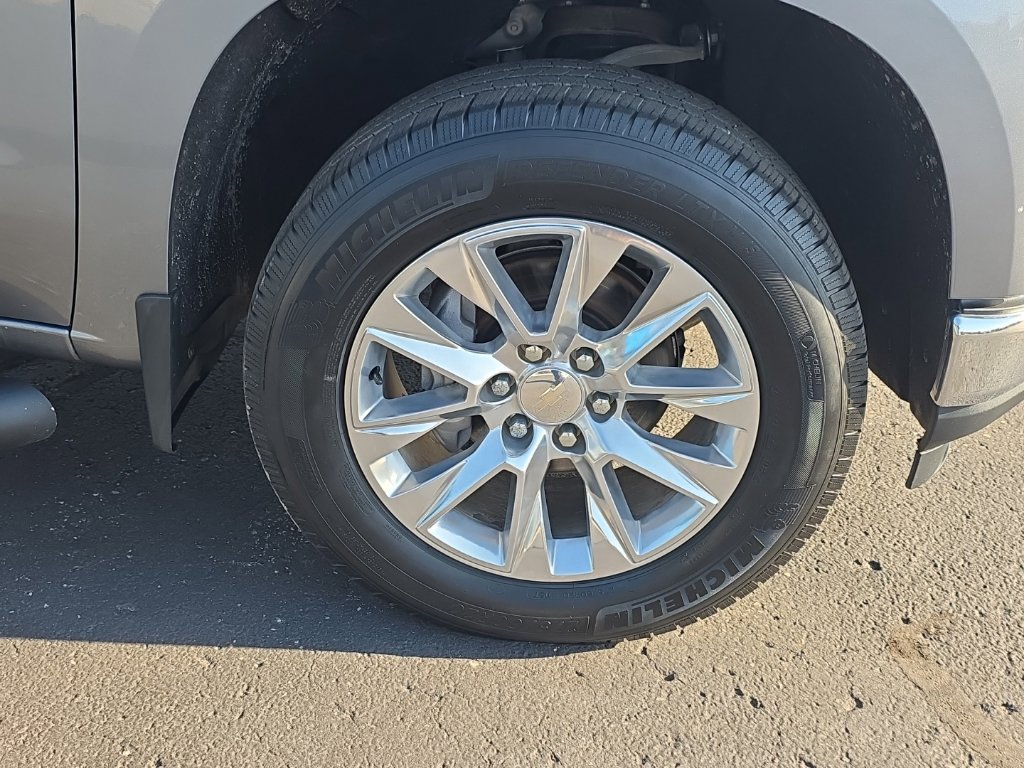 Used 2019 Chevrolet Silverado 1500 LTZ AWD/4WD image 17