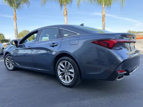 Used 2022 Toyota Avalon XLE image 10