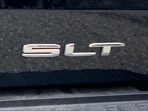 Used 2025 GMC Sierra 1500 SLT image 9