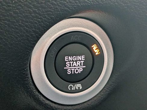 New 2027 Chrysler Pacifica Select w/ Family Tech Group FWD image 30