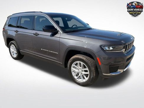 Certified 2025 Jeep Grand Cherokee L Laredo w/ Luxury Tech Group I AWD/4WD image 7