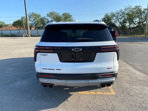 Used 2024 Chevrolet Traverse Z71 AWD/4WD image 5