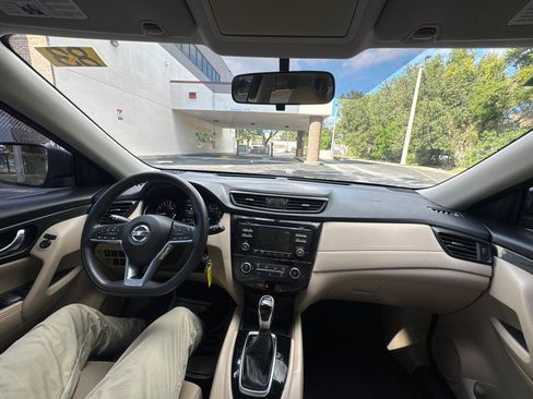 Used 2017 Nissan Rogue S w/ S Appearance Package FWD image 17