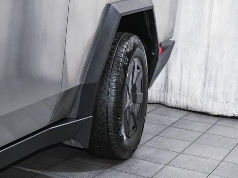 Used 2025 Tesla Cybertruck AWD Crew Cab image 72