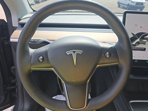 Used 2023 Tesla Model Y Long Range AWD/4WD image 6