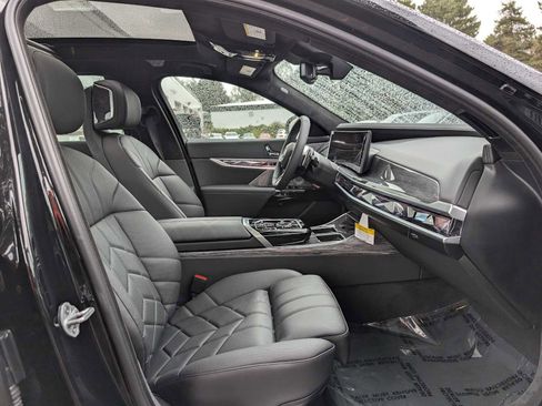 New 2025 BMW 760i xDrive 760i xDrive image 11