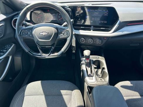 Used 2024 Chevrolet Trax RS w/ Sunroof Package image 13