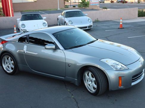 Used 2006 Nissan 350Z Enthusiast w/ (N93) Cargo Convenience Pkg image 11