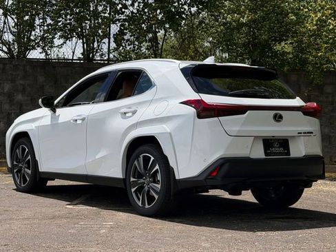 New 2026 Lexus UX 300h AWD image 5