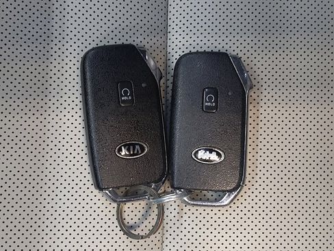Used 2021 Kia Telluride S AWD/4WD image 32