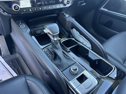 Used 2025 Kia Telluride S image 20
