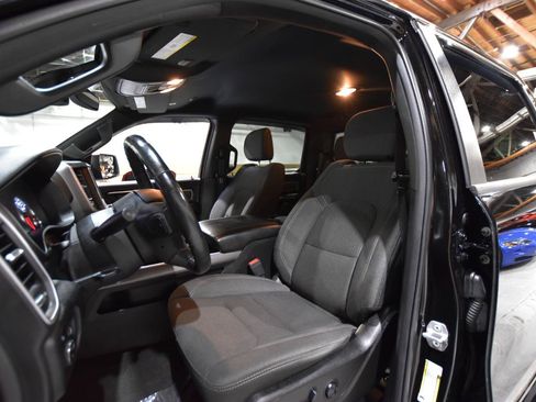 Used 2019 RAM 1500 Big Horn AWD/4WD image 32