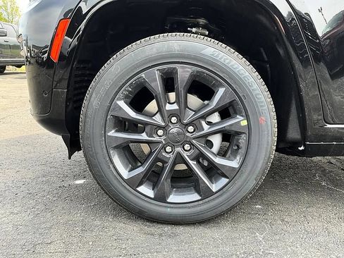 New 2026 Jeep Grand Cherokee Limited AWD/4WD image 11