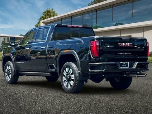 Used 2024 GMC Sierra 2500 Denali w/ Technology Package AWD/4WD image 6