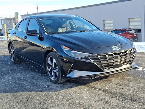Certified 2023 Hyundai Elantra Limited image 3