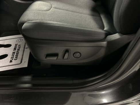 Used 2023 Hyundai Santa Fe SEL FWD image 11