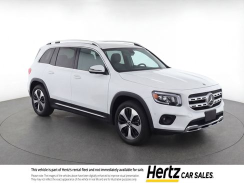 Used 2025 Mercedes-Benz GLB 250 4MATIC image 1