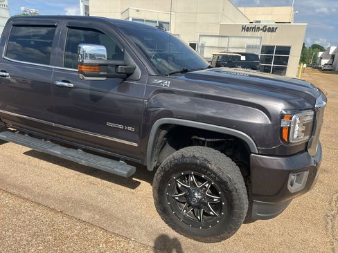 Used 2015 GMC Sierra 2500 SLT w/ Duramax Plus Package image 31