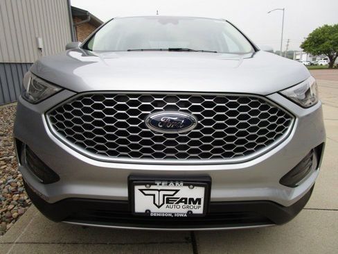 Used 2024 Ford Edge SEL image 2