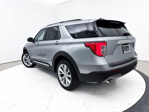 Used 2023 Ford Explorer Platinum w/ Technology Package image 2