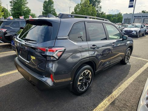 Used 2025 Subaru Forester Premium AWD/4WD image 6