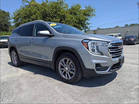 Used 2024 GMC Terrain SLT AWD/4WD image 2