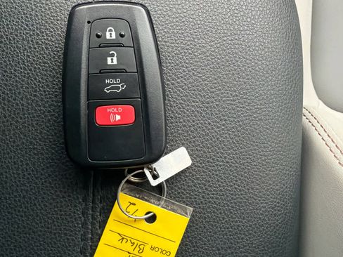 Used 2023 Toyota RAV4 XLE Premium image 27