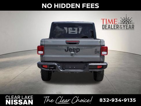 Used 2023 Jeep Gladiator Sport AWD/4WD image 6
