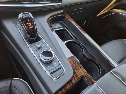 Certified 2024 Cadillac Escalade Premium Luxury image 24