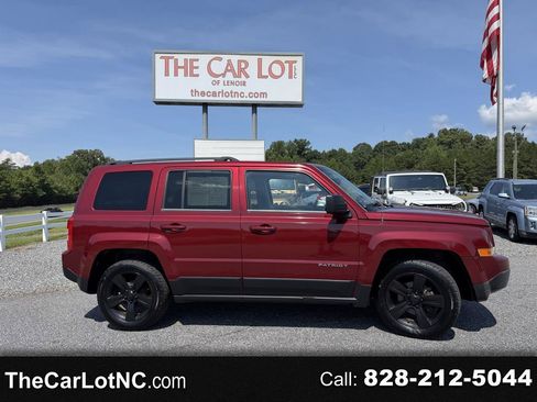Used 2014 Jeep Patriot Latitude FWD image 1