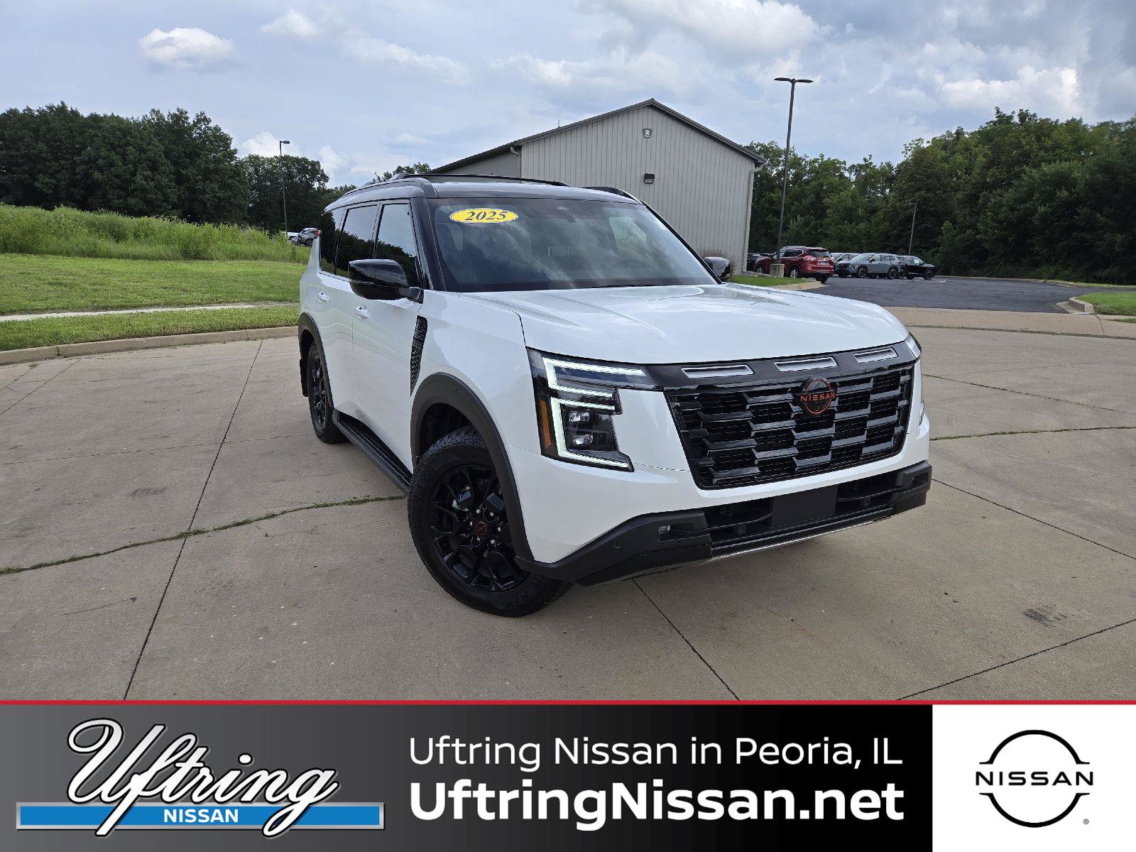 Used 2025 Nissan Armada PRO-4X AWD/4WD image 1