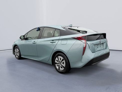 Used 2017 Toyota Prius Three image 5