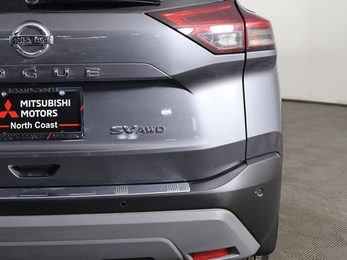 Used 2021 Nissan Rogue SV w/ Premium Package image 16