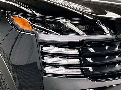 New 2026 Nissan Kicks SR image 13