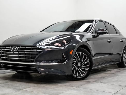Used 2023 Hyundai Sonata Limited w/ Cargo Package FWD image 1