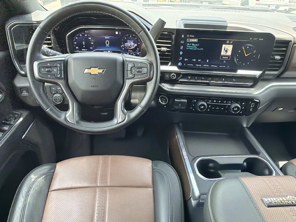 Used 2024 Chevrolet Silverado 2500 High Country w/ High Country Premium Package AWD/4WD image 18