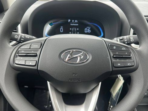 Used 2026 Hyundai Venue SE FWD image 21