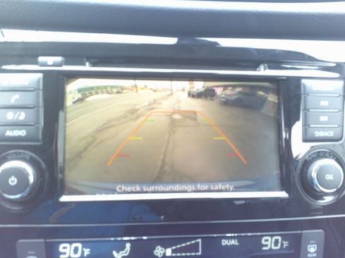 Used 2020 Nissan Rogue SV image 24