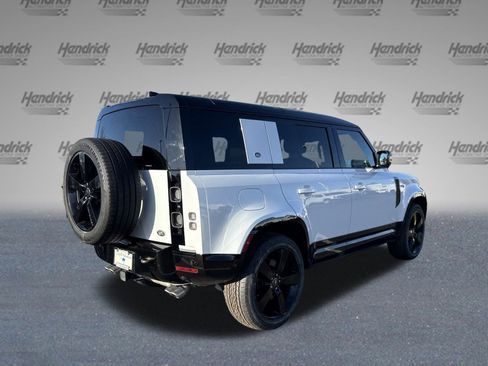 Used 2023 Land Rover Defender 110 V8 image 10