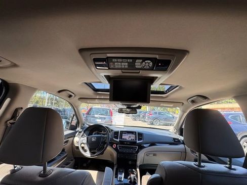 Used 2017 Honda Pilot Elite image 17