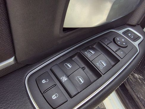 Used 2024 RAM 3500 SLT w/ Quick Order Package 2YG SLT image 11