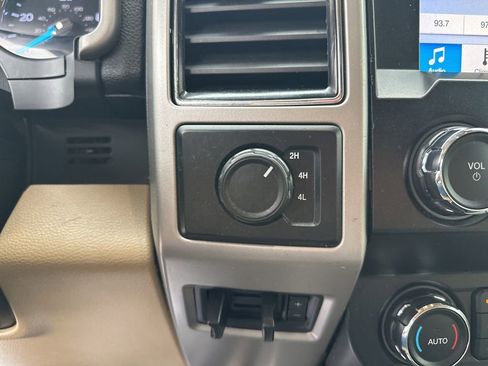 Used 2019 Ford F250 Lariat w/ Lariat Value Package image 32