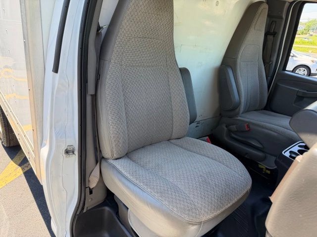Used 2020 Chevrolet Express 3500 RWD image 9