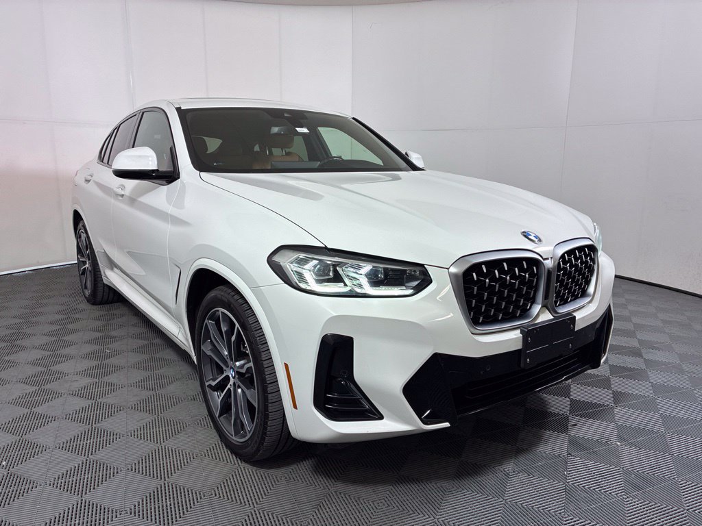 Used 2022 BMW X4 xDrive30i w/ M Sport Package 2 AWD/4WD image 4