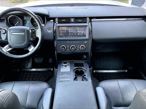 Used 2020 Land Rover Discovery SE AWD/4WD image 7