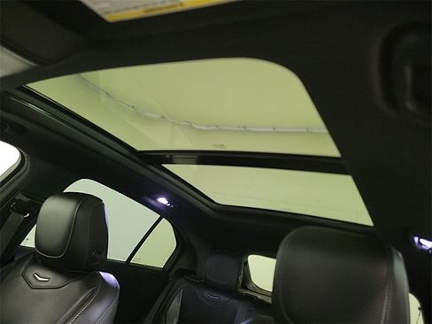 Certified 2020 Cadillac XT4 Premium Luxury w/ Cold Weather Package image 11