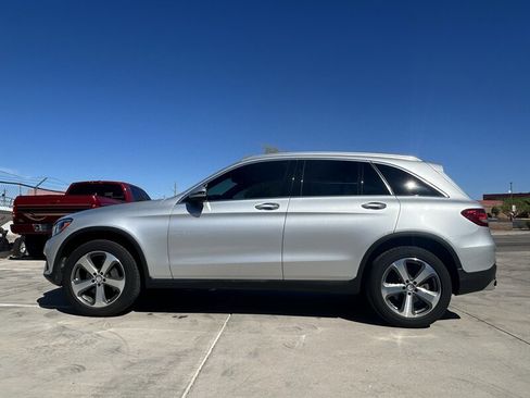 Used 2016 Mercedes-Benz GLC 300 4MATIC w/ Premium Package image 3