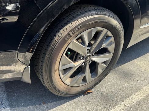 Certified 2023 Kia Sportage SX image 7