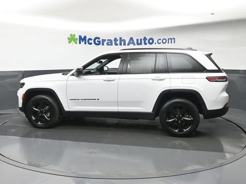 Used 2023 Jeep Grand Cherokee Altitude AWD/4WD image 26