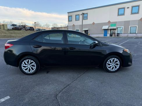 Used 2019 Toyota Corolla LE image 3